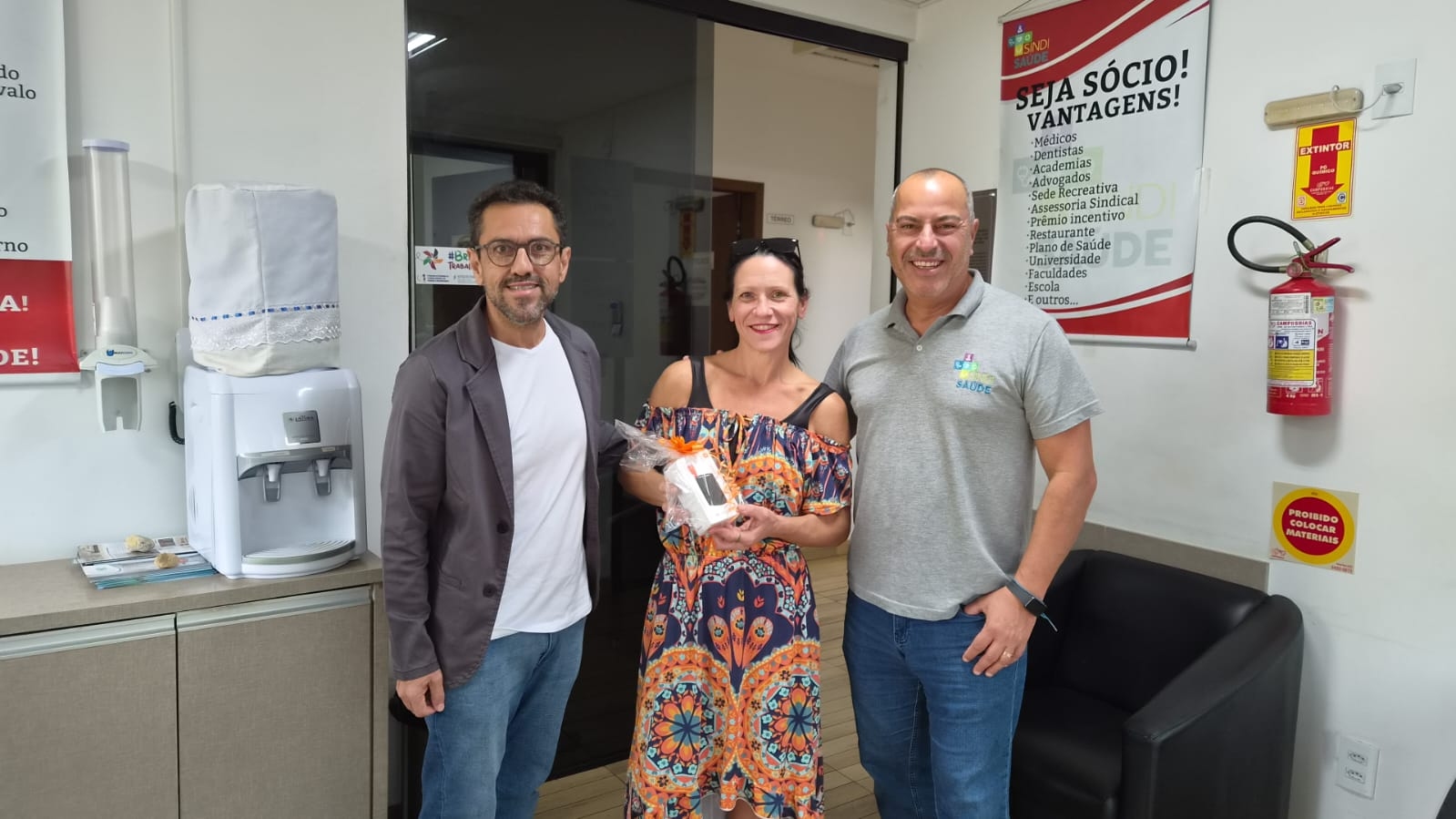 Sindisaúde entrega 43 prêmios a associados em homenagem ao Dia do Trabalhador