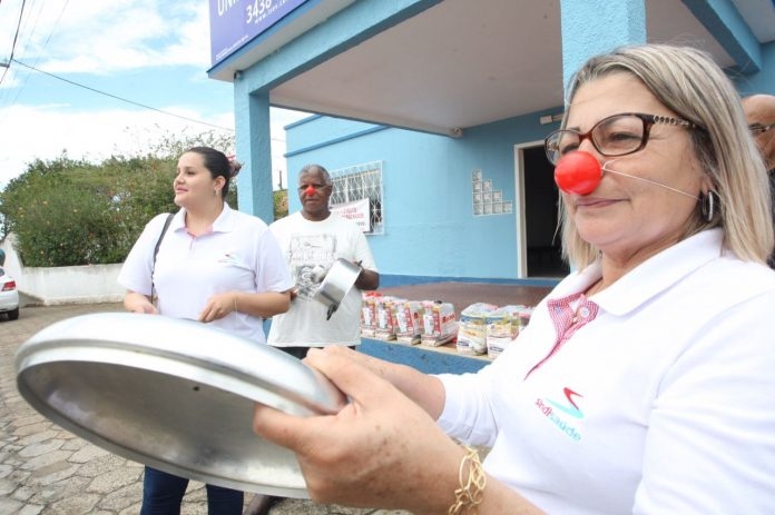 Trabalhadores fazem ato em favor da Casa de Saúde do Rio Maina