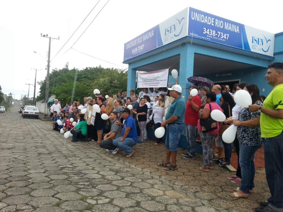 Trabalhadores fazem novo protesto na Casa de Saúde do Rio Maina