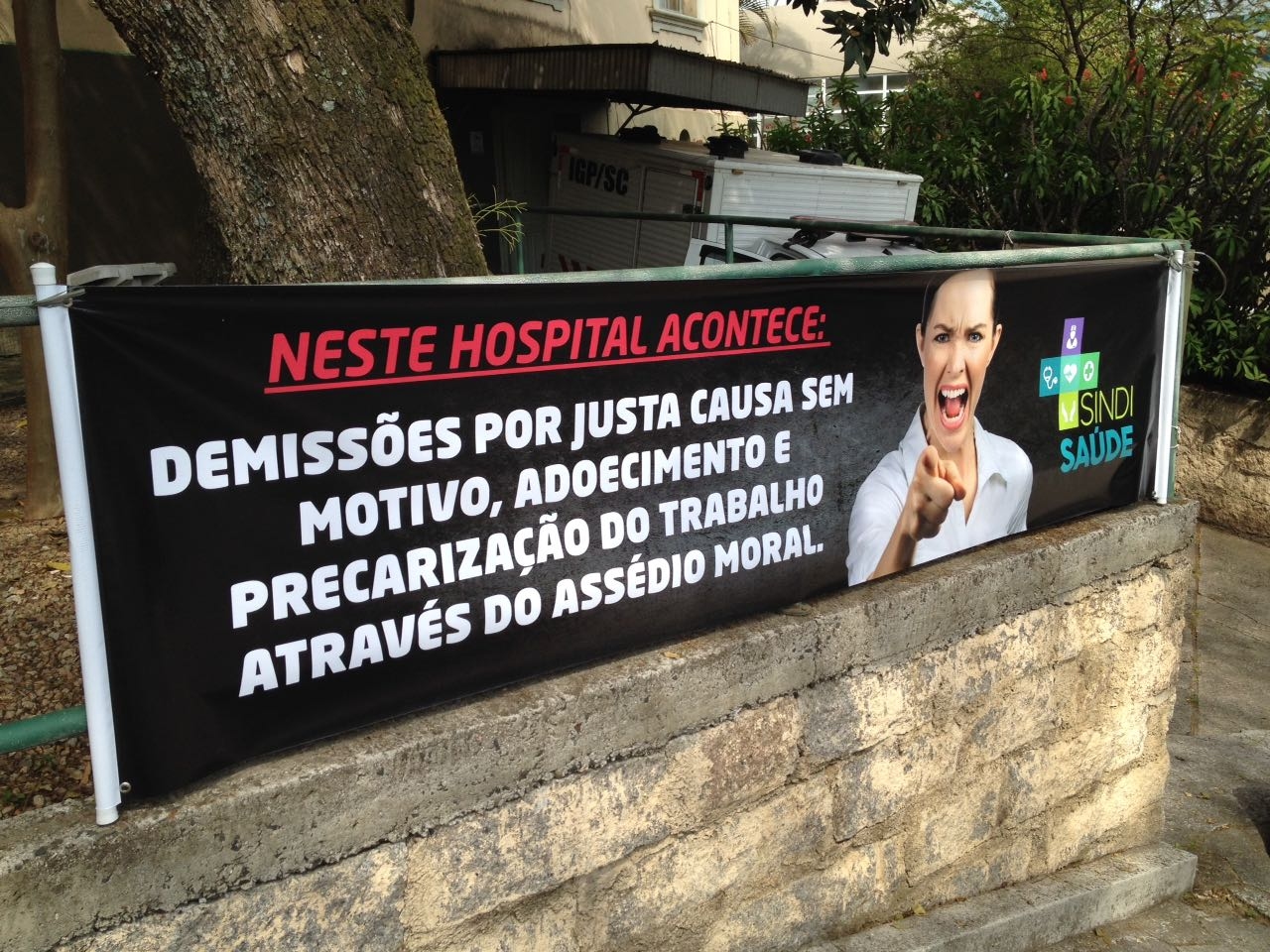 Trabalhadores da saúde protestam no São José