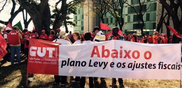 CUT protesta em frente ao ministério da Fazenda contra o “Plano Levy”