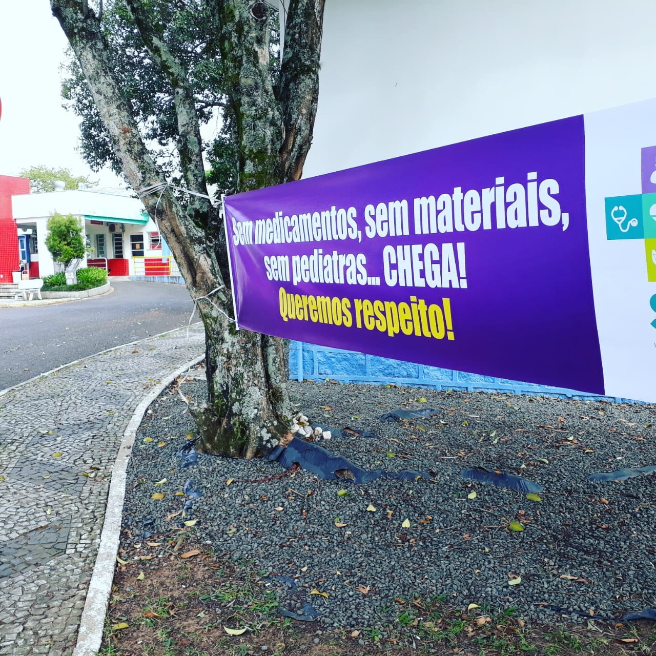 Sindisaúde protesta no Santa Catarina por falta de médicos e medicamentos