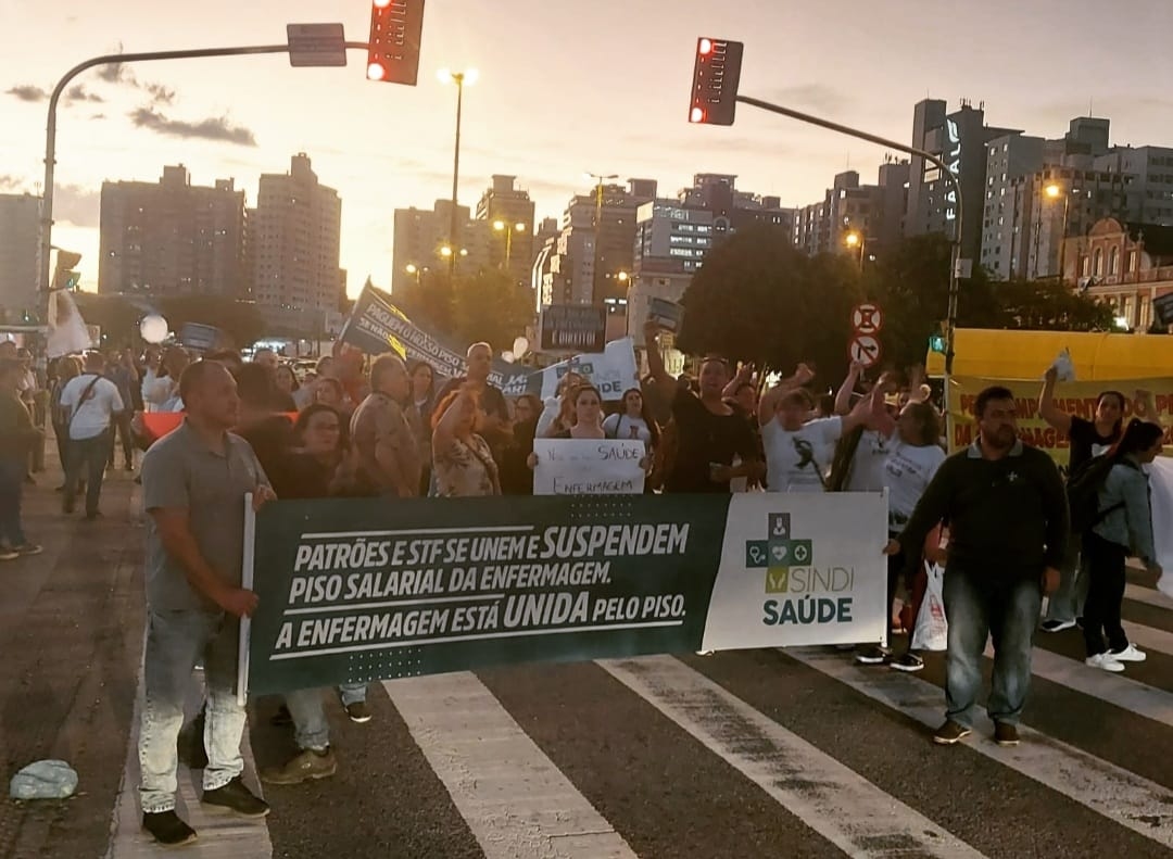 Sindicato integra mobilização em Florianópolis pelo pagamento do piso da enfermagem